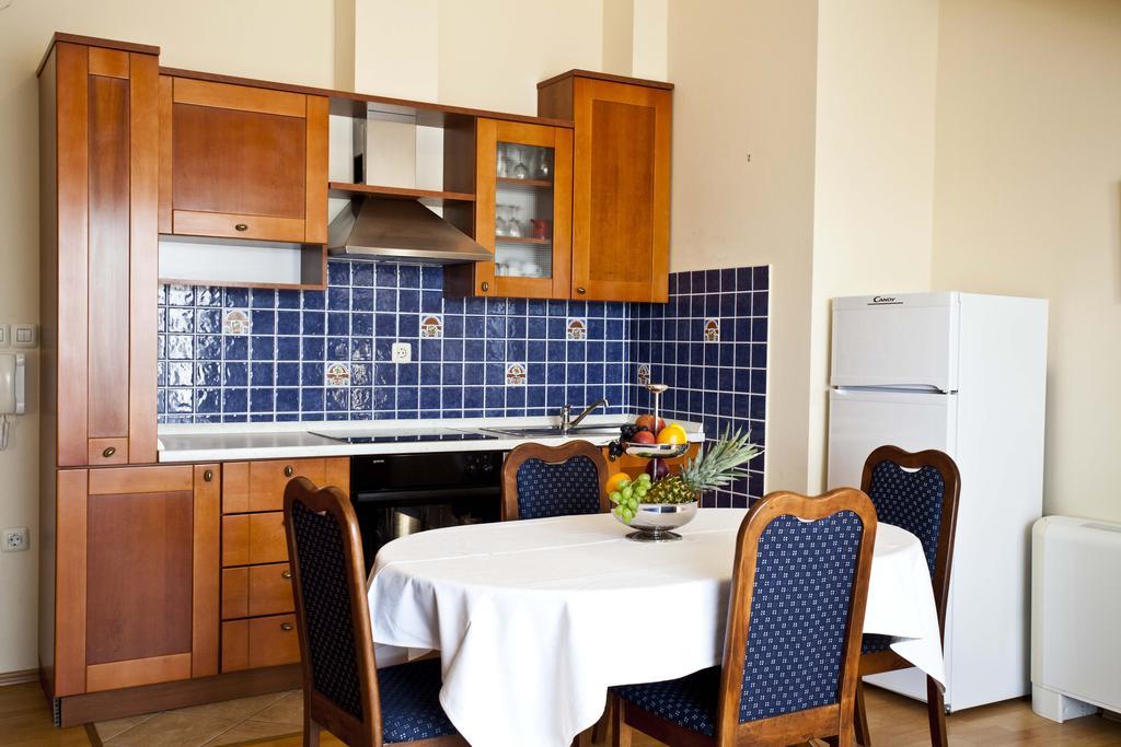 Studio Apartmani Bijeli Delfin Biograd Na Moru Chambre photo